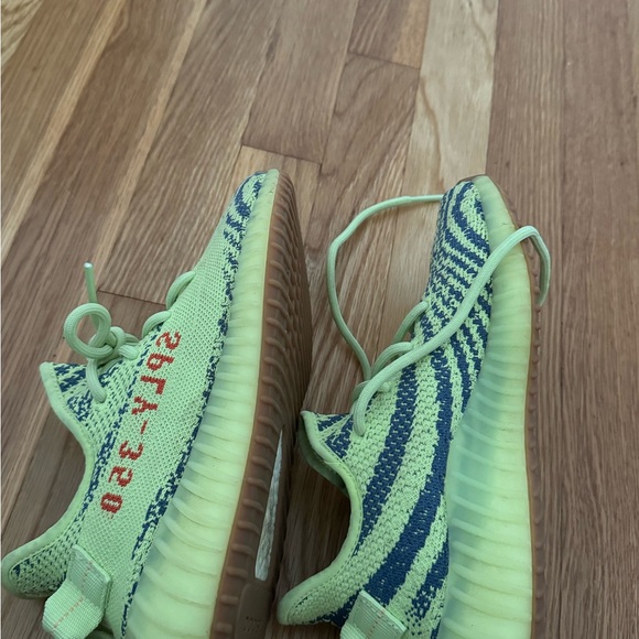 Adidas Yeezy Boost 350 - Picture 16 of 17